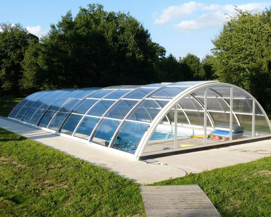 abri piscine à Jarnac en Charente 16